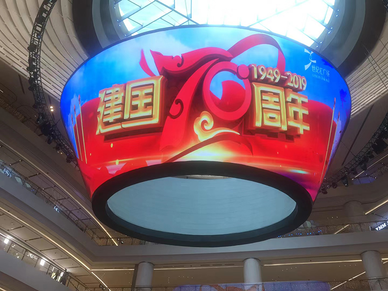 公司花20萬(wàn)裝修的會(huì)議室，竟被客戶(hù)吐槽‘像網(wǎng)吧’？高級(jí)感會(huì)議室的屏幕選擇秘訣”